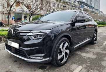 SUV điện VinFast VF 8 rớt giá bao nhiêu sau 2 năm lăn bánh?