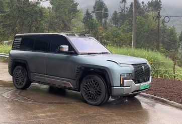 Cộng đồng mạng thích thú trước tính năng ‘có một không hai’ của SUV điện Trung Quốc