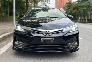 Toyota Corolla Altis Sport chào bán giá chỉ ngang Honda City sau 7 năm sử dụng