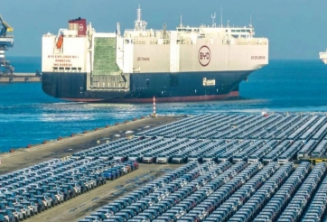 Trung Quốc ‘quá tải’ trong xuất khẩu ô tô điện, các hãng xe không đủ tàu để vận chuyển