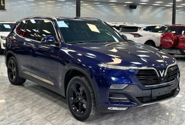 VinFast Lux SA2.0 lăn bánh 4 năm rao bán giá bao nhiêu trên thị trường xe cũ?