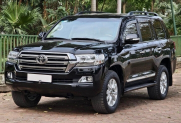 Toyota Land Cruiser cũ rao bán với giá ngỡ ngàng sau 8 năm lăn bánh