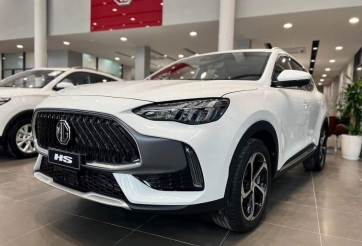 Giá SUV hạng C MG HS tiếp tục giảm sâu, rẻ hơn cả Toyota Yaris Cross