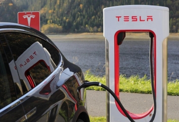 Tesla có động thái gây sốc, giải tán một bộ phận quan trọng góp phần làm nên tên tuổi công ty