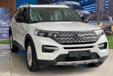 SUV cỡ lớn Ford Explorer âm thầm tăng giá 100 triệu đồng tại Việt Nam