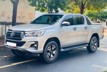 Ngỡ ngàng giá bán của Toyota Hilux cũ sau 5 năm lăn bánh
