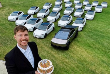 Mừng sinh nhật, YouTuber nổi tiếng thế giới tặng miễn phí ô tô điện Tesla cho người xem