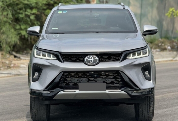 Ngỡ ngàng giá bán của Toyota Fortuner chạy lướt 3 năm tại Việt Nam