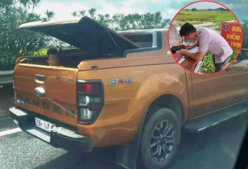 Vào cuộc xử lý tài xế để bé trai ngồi thùng xe bán tải khi di chuyển trên cao tốc