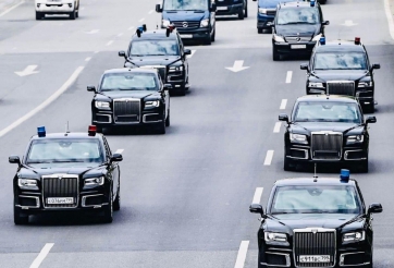 Dàn xe đặc chủng sắp tháp tùng Tổng thống Nga Putin lăn bánh trên đường phố Hà Nội