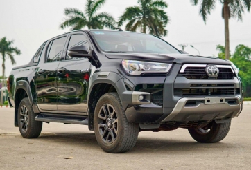 Lăn bánh 3 năm, Toyota Hilux 2021 ‘full option’ lên sàn xe cũ với giá bất ngờ