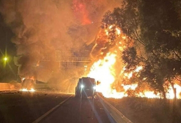 Nguyên nhân khiến xe bồn chở xăng phát nổ, bốc cháy dữ dội trên cao tốc Hà Nội - Hải Phòng