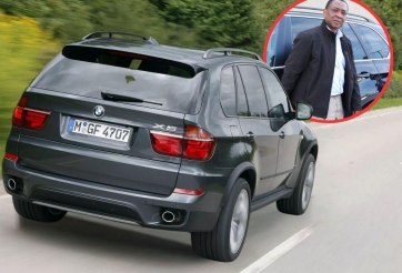 Chủ xe sang BMW X5 được đền bù gần 2 triệu USD sau khi bị cửa hít cắt đứt ngón tay