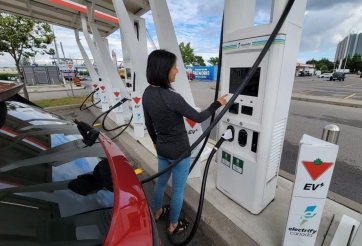 Doanh số ô tô điện tiếp tục tăng tốc trên phạm vi toàn cầu