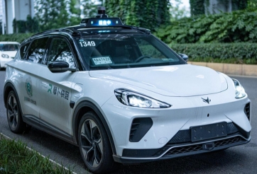 Taxi điện tự lái châm ngòi tranh cãi nảy lửa tại Trung Quốc