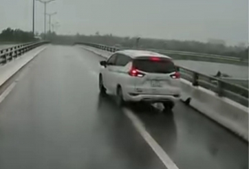 Bức xúc với tài xế ô tô ngang nhiên lùi xe trên cao tốc Hà Nội - Thái Nguyên