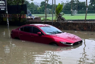 Những điều tài xế cần ‘nằm lòng’ khi xử lý xe bị ngập nước, thủy kích