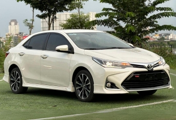 Ngỡ ngàng giá bán của Toyota Corolla Altis 2021 sau 3 năm sử dụng