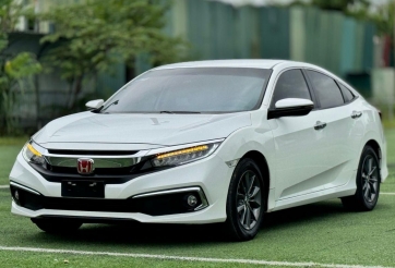 Honda Civic 2020 lăn bánh 4 năm lên sàn xe cũ với giá bất ngờ