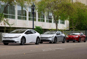 Toyota tất tay vào xe hybrid do nhu cầu với ô tô điện suy giảm