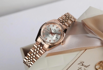 Diamond D - Bộ sưu tập đồng hồ dành riêng phái đẹp dịp 8/3