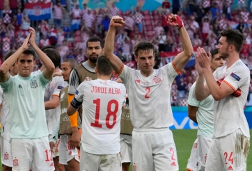 ĐT Tây Ban Nha đi vào lịch sử Euro