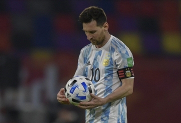 Messi chính thức vượt Ronaldo để độc chiếm một kỷ lục