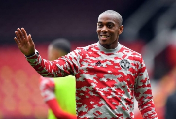 Chuyển nhượng MU 11/8: Tân binh có mặt tại đại bản doanh, định đoạt tương lai Martial