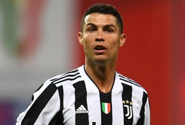 Chuyển nhượng MU 18/8: Gặp khó vụ Ronaldo, sở hữu ‘siêu tiền vệ’ miễn phí?