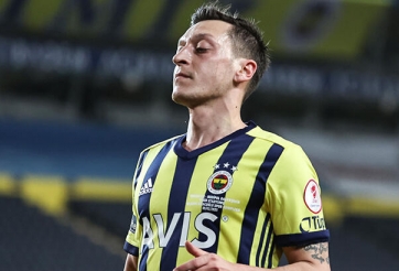 Rời Fenerbahce, Ozil lựa chọn điểm đến khiến tất cả bất ngờ?