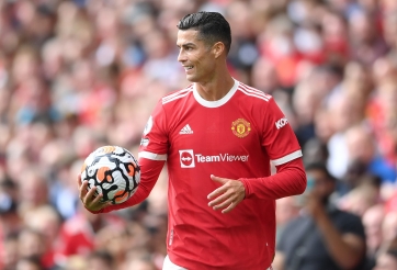 Rio Ferdinand 'mách nước' cho MU cách sử dụng Ronaldo