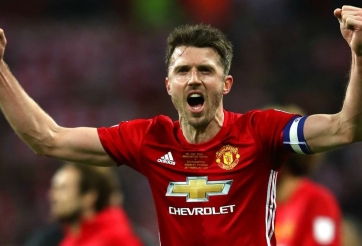 Chuyển nhượng MU 6/10: Ký hợp đồng với Michael Carrick, thay thế Wan-Bissaka?