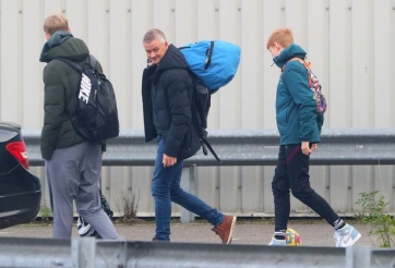 HLV Ole Gunnar Solskjaer bất ngờ rời Manchester