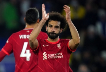 Salah sút hỏng penalty, Liverpool ngậm trái đắng rời 'Hang Cáo'