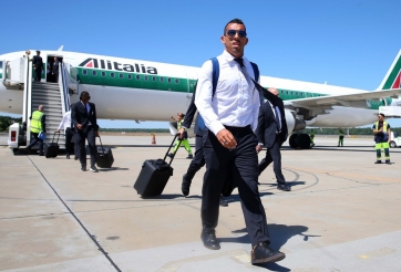 Chưa muốn giải nghệ, Carlos Tevez gây bất ngờ với bến đỗ mới tại 'miền đất hứa'?