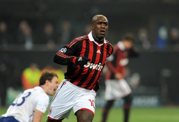 Những cú nã đại bác đẹp mắt của Clarence Seedorf trong màu áo AC Milan