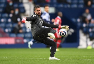 Ghi bàn cứu Liverpool, Alisson được thưởng lớn