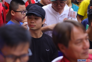 VIDEO: Công Phượng ngơ ngác trong ngày Văn Toàn làm chuyện đại sự