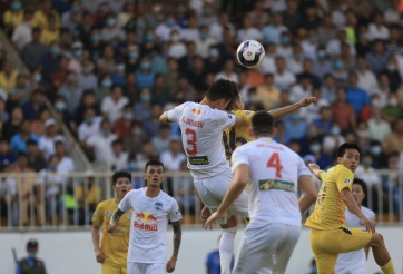 Những bàn thắng mang đậm phong cách 'Kiatisak' của HAGL