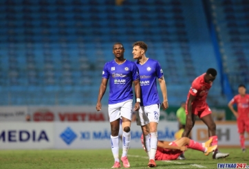 Ngoại binh gặp riêng HLV Park trước khi ghi bàn giúp Hà Nội giành chiến thắng