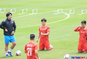 Tuyệt kỹ chuyền dài của đội trưởng ĐTQG Việt Nam