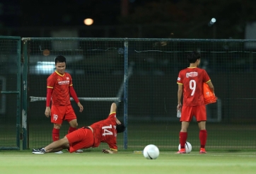 Quang Hải phải tập riêng cùng Văn Toàn và Tuấn Anh