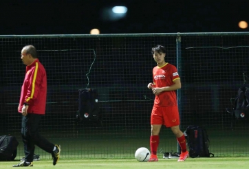 Văn Toàn vẫn chưa sẵn sàng trở lại tập luyện, HLV Park lo lắng?