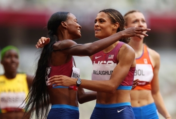 VIDEO: Hai chân chạy người Mỹ phá kỷ lục thế giới ở nội dung 400m rào nữ