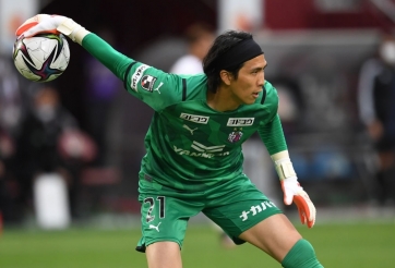 VIDEO: Đối thủ tấu hài, Đặng Văn Lâm sáng cửa bắt chính tại Nhật Bản