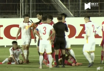 VIDEO: Gây hấn với U22 Việt Nam, cầu thủ Tajikistan nhận cái kết đắng