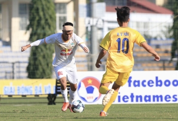 Sao U22 Việt Nam lập siêu phẩm, HAGL nhọc nhằn giữ lại 1 điểm