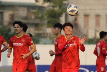 'Ronaldo Việt Nam' lên bàn mổ