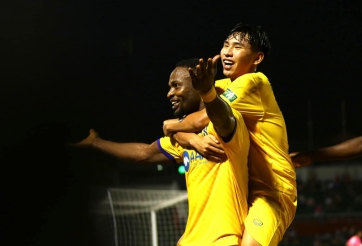 SLNA thi đấu nhạt nhòa trong ngày Phan Văn Đức báo tin ‘không vui’