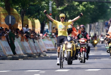 Petr Rikunov một mình về đích chặng đua 19 Cúp truyền hình HTV 2024